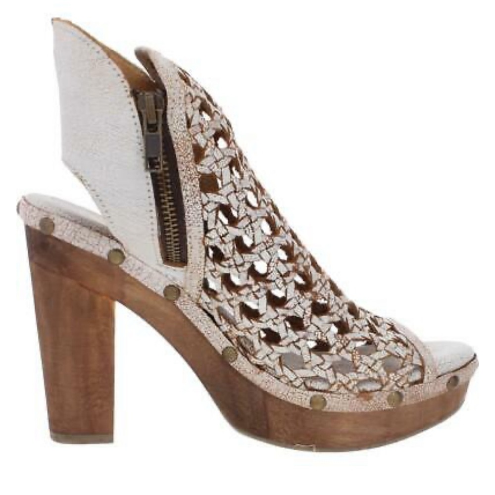 Sbicca Kaycee Platform Sandals size 7